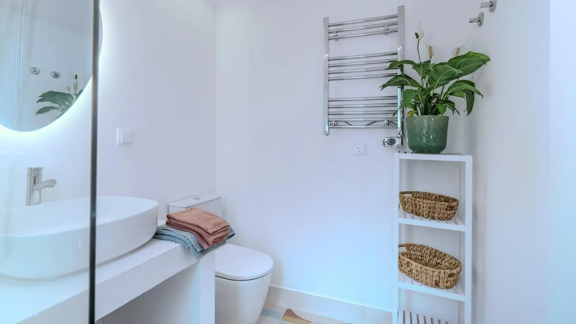 Sunny & Charming Oeiras Historical Center House Villa