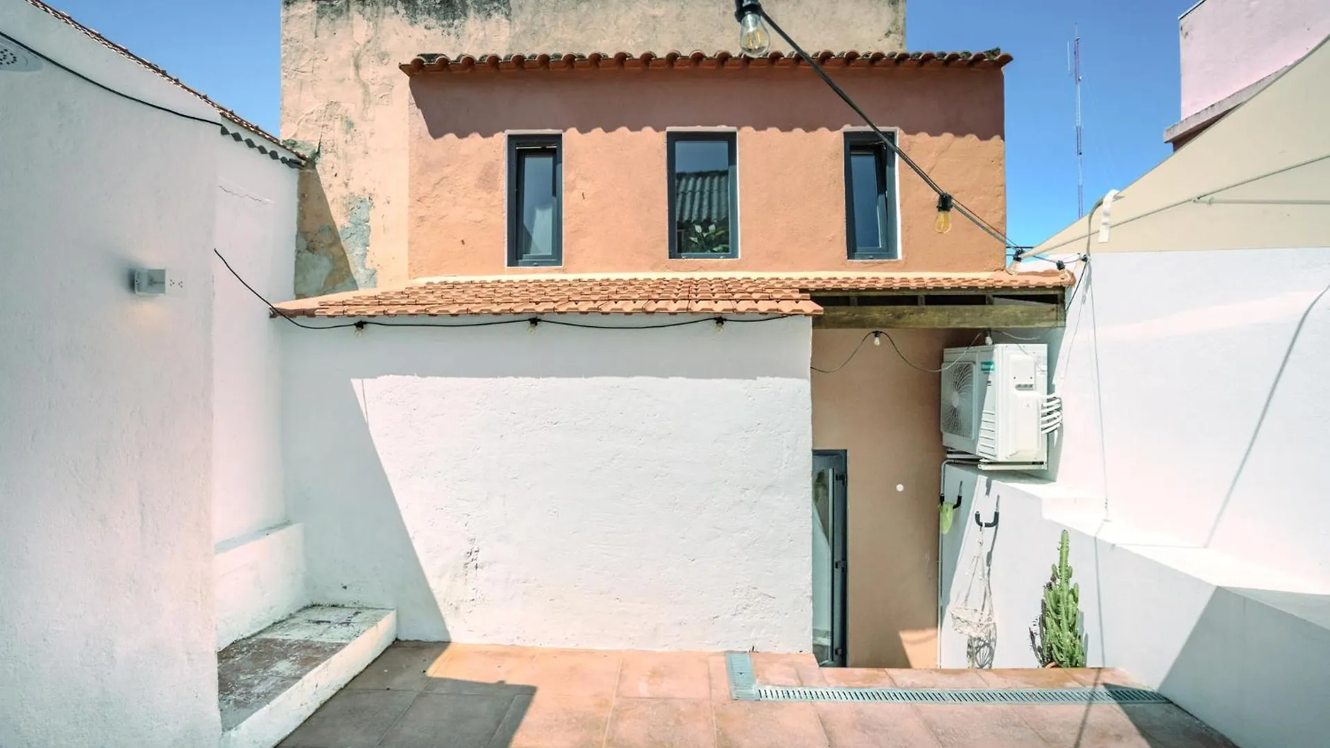 Sunny & Charming Oeiras Historical Center House Villa Holiday home